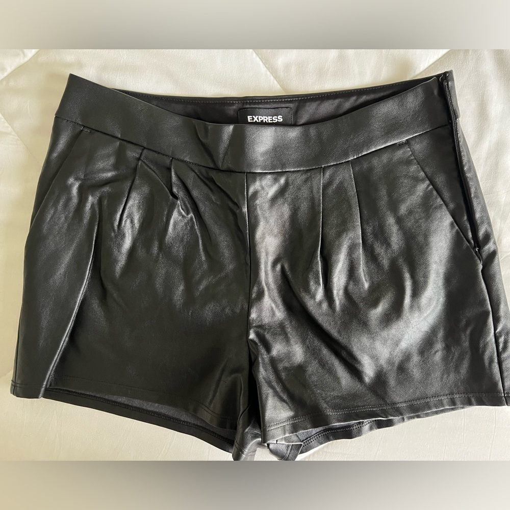 Leather short express